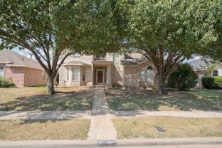 447 Maplegrove Rd - Photo 1 of 1