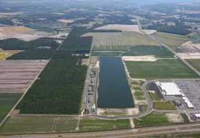 featured image of 3895 Waterside Dr