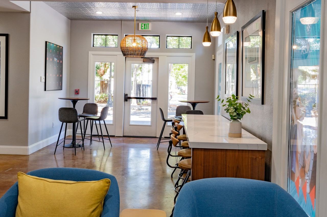 Legacy Fountain Plaza - Photo 7 of 29