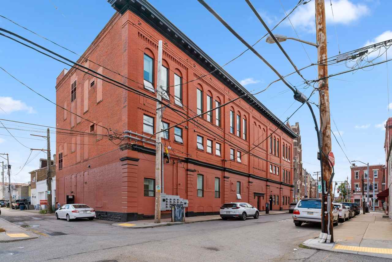 251 Pearl / 4701 Liberty (18 units) - Photo 4 of 50