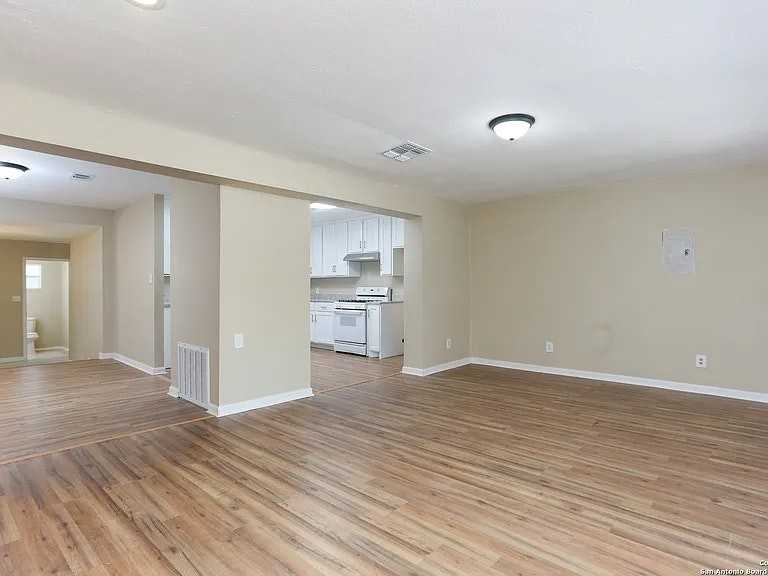 2623 Irwin Dr, Unit 1 - Photo 3 of 16