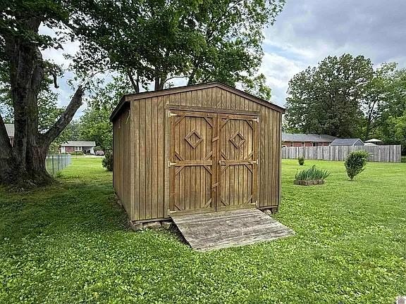 1615 Kirkwood Drive - Photo 3 of 20