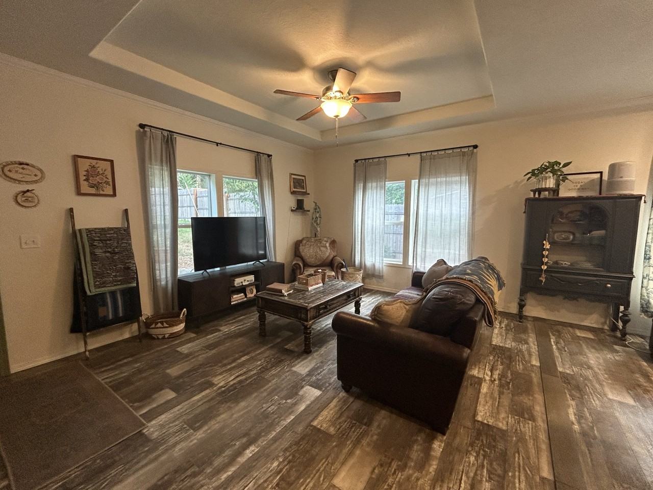 571 East Timberlake Drive - Photo 3 of 13