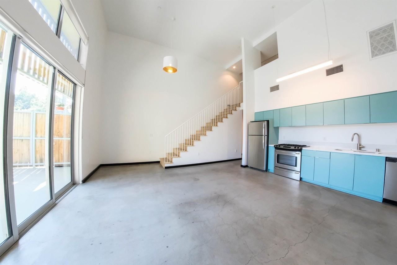 1313 Sunset Blvd - Photo 4 of 28