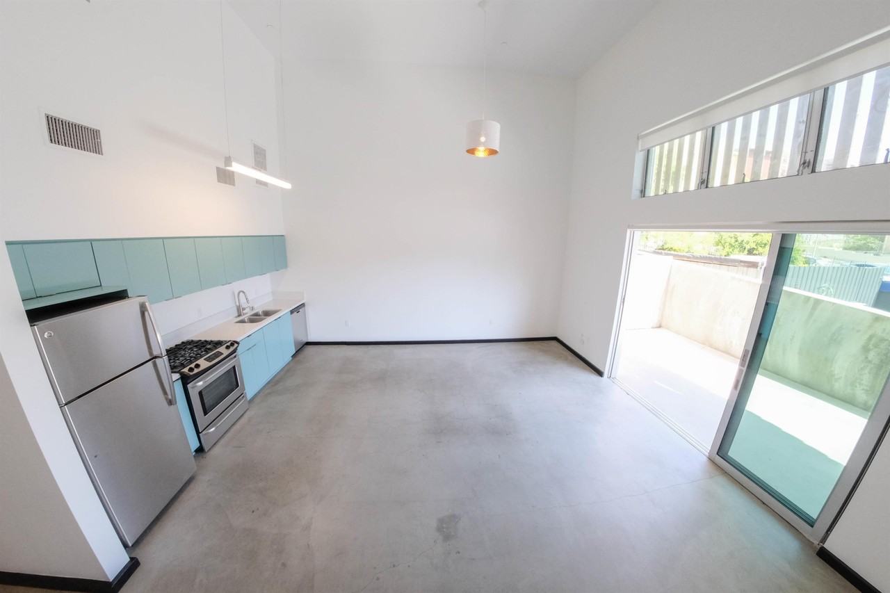 1313 Sunset Blvd - Photo 5 of 28