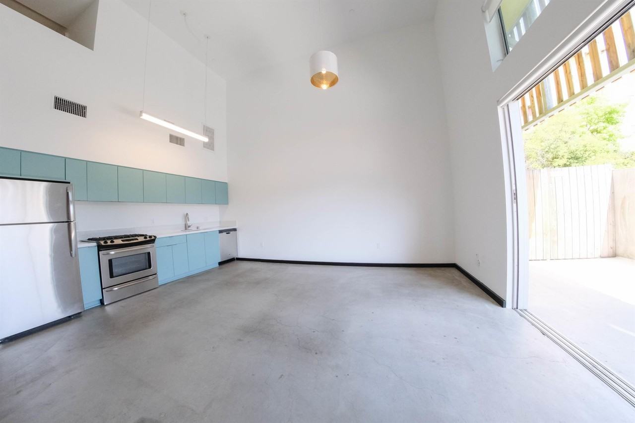 1313 Sunset Blvd - Photo 7 of 28