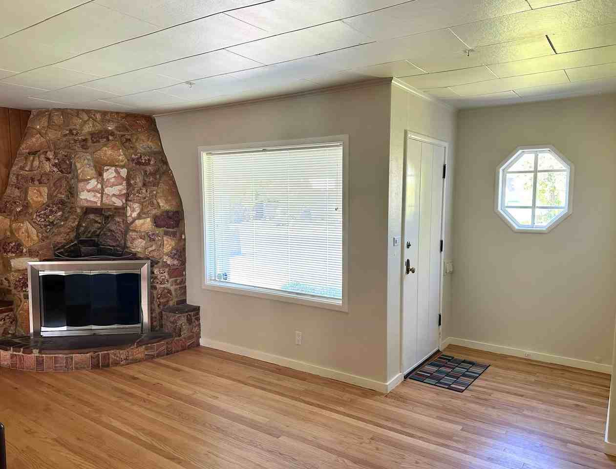 520 11th Street - Photo 2 of 22