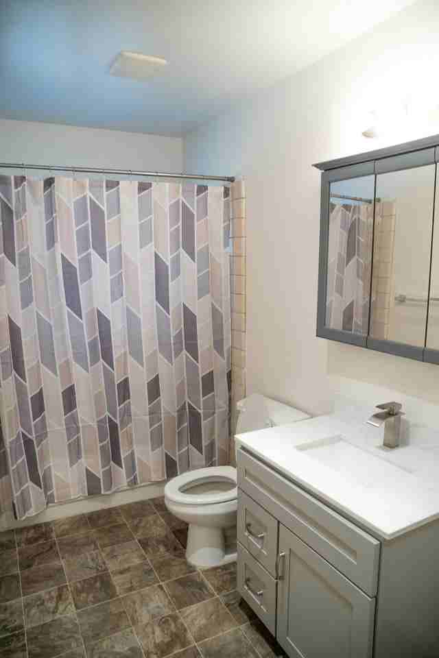 356 Chamberlain Avenue, Unit B - Photo 2 of 6