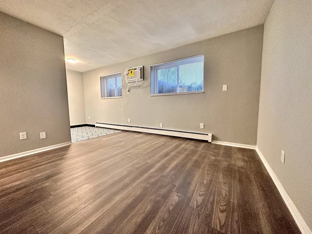 4640 Oberlin Avenue - Photo 2 of 48