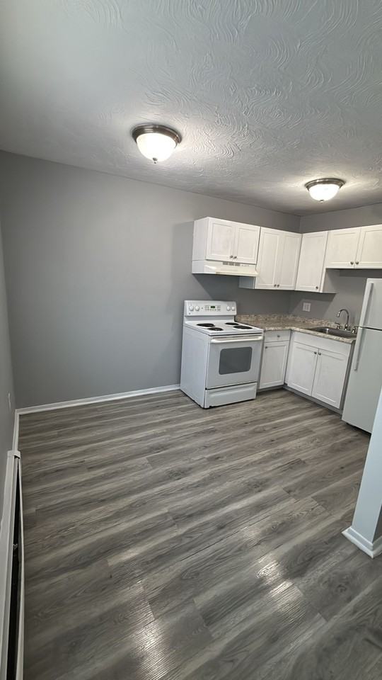 4640 Oberlin Avenue - Photo 3 of 48