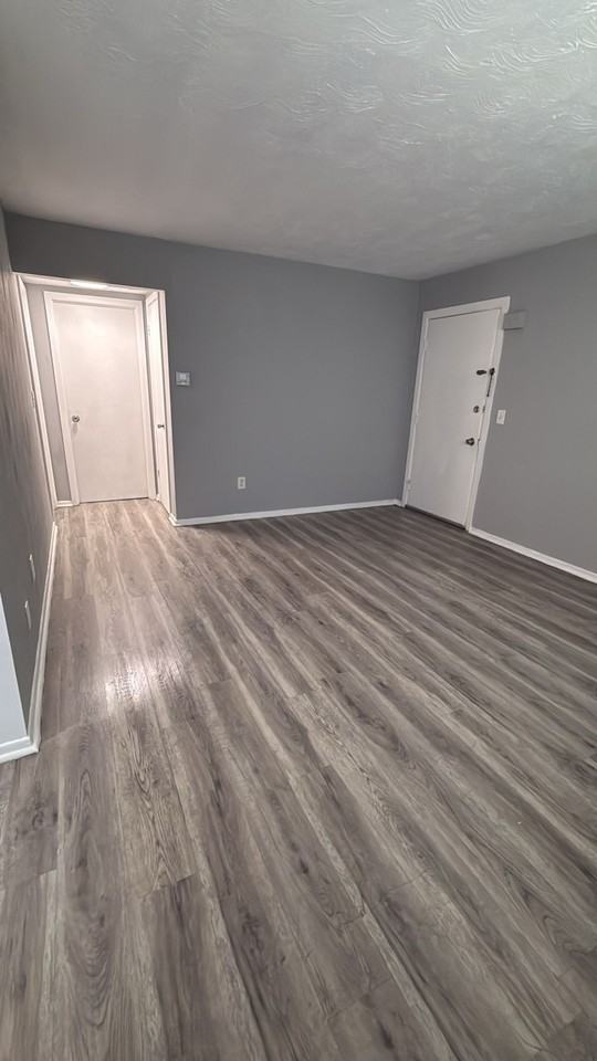 4640 Oberlin Avenue - Photo 5 of 48