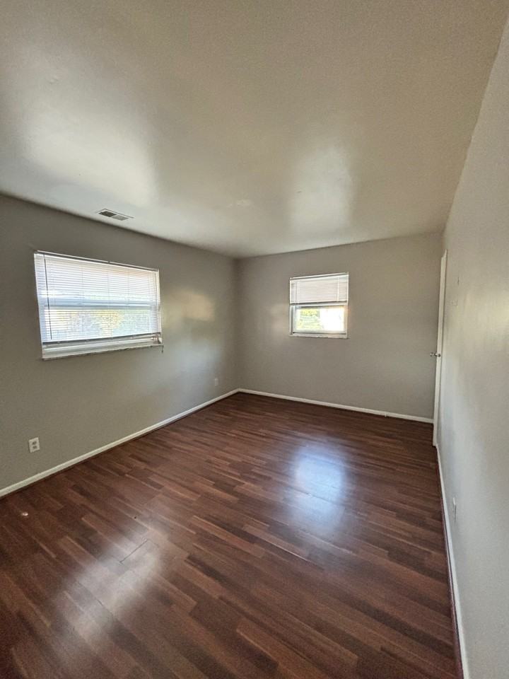 6502 Julian Avenue - Photo 3 of 4