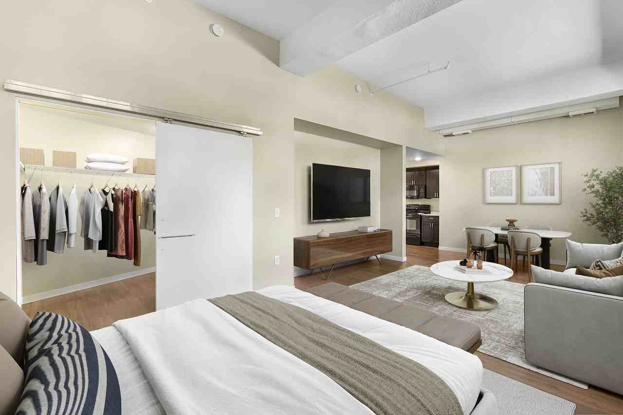 430 Oak Grove - Photo 5 of 36