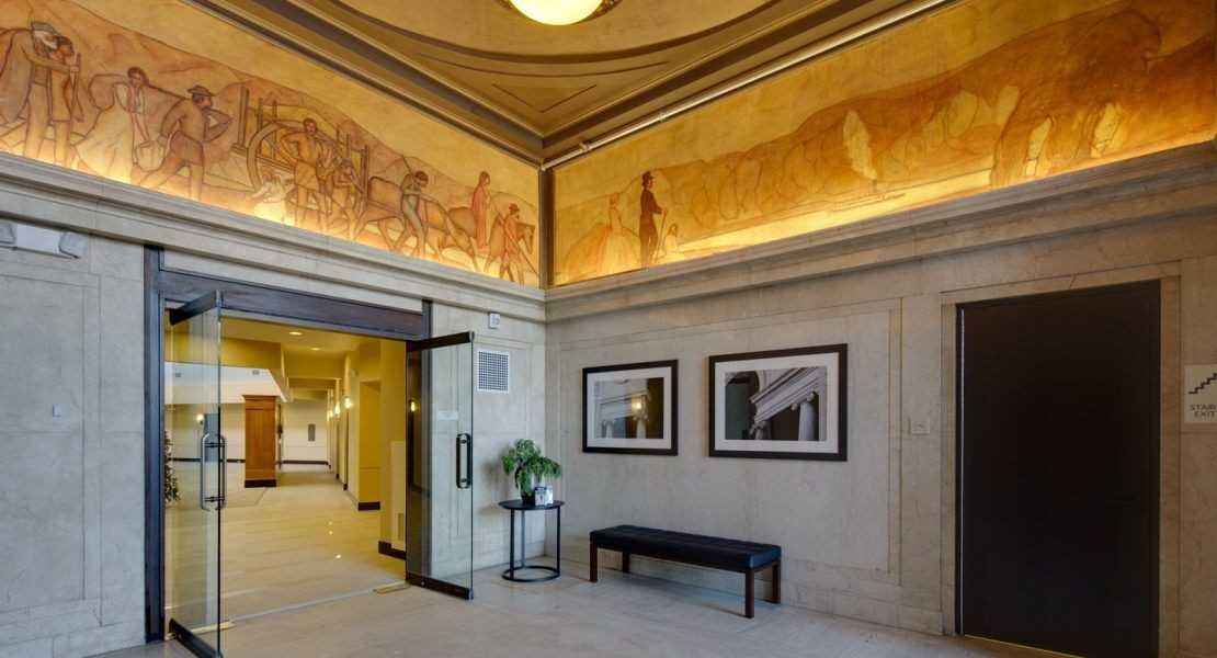 430 Oak Grove - Photo 4 of 36