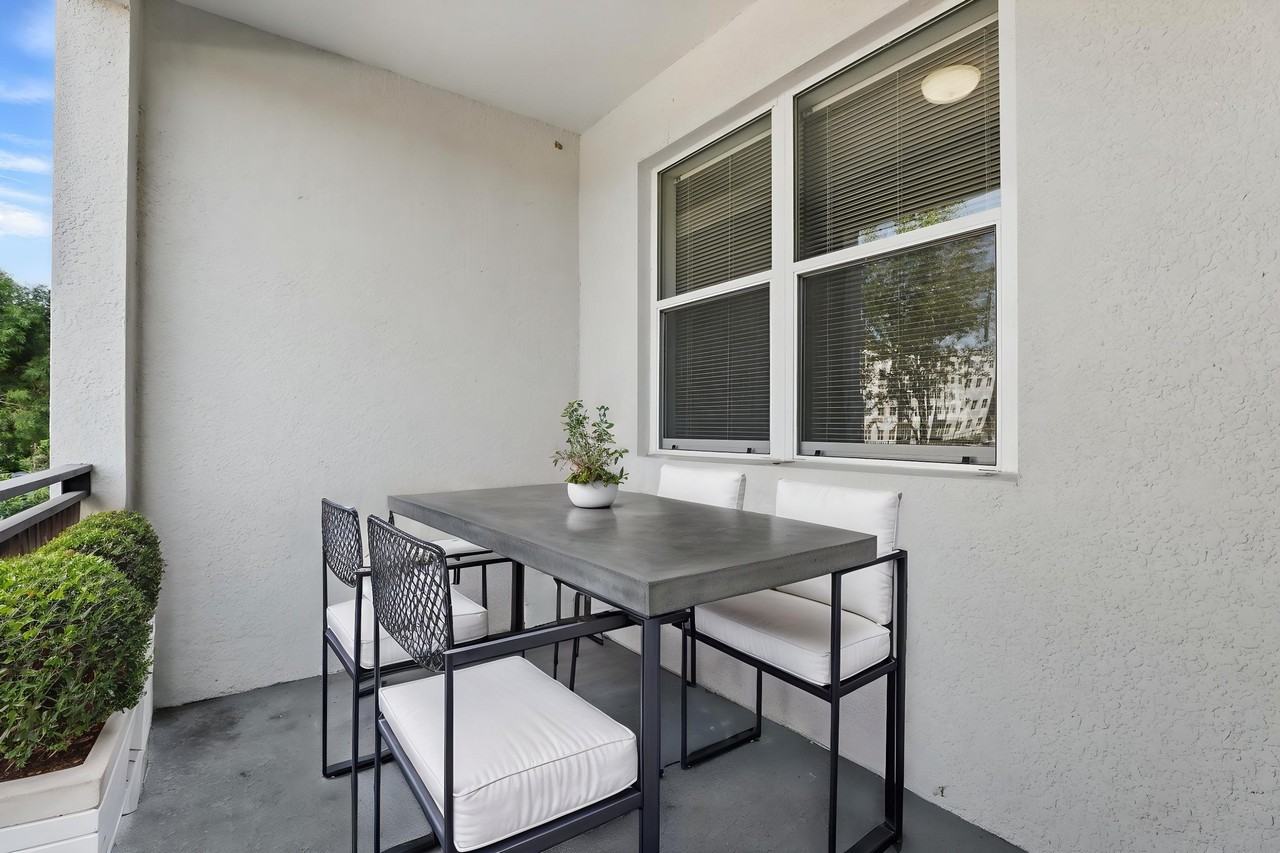 PALAZZO RESIDENCES II - Photo 7 of 31
