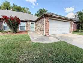 812 Oakwood Ct - Photo 1 of 1