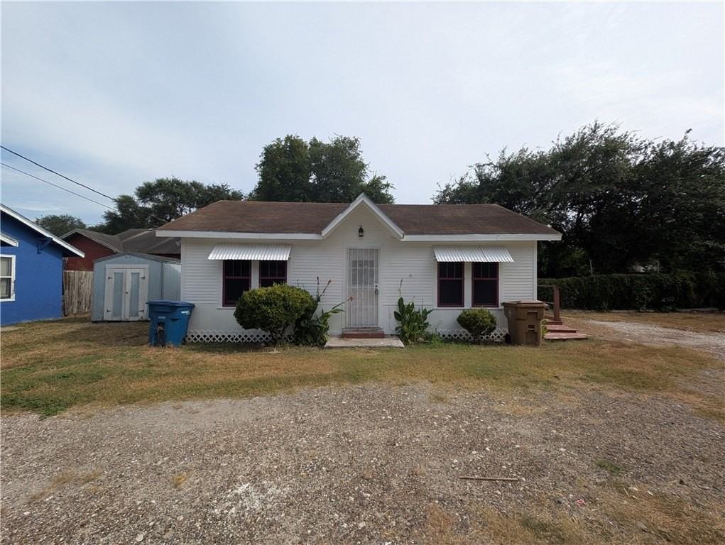 615 6th Street - Photo 2 of 10