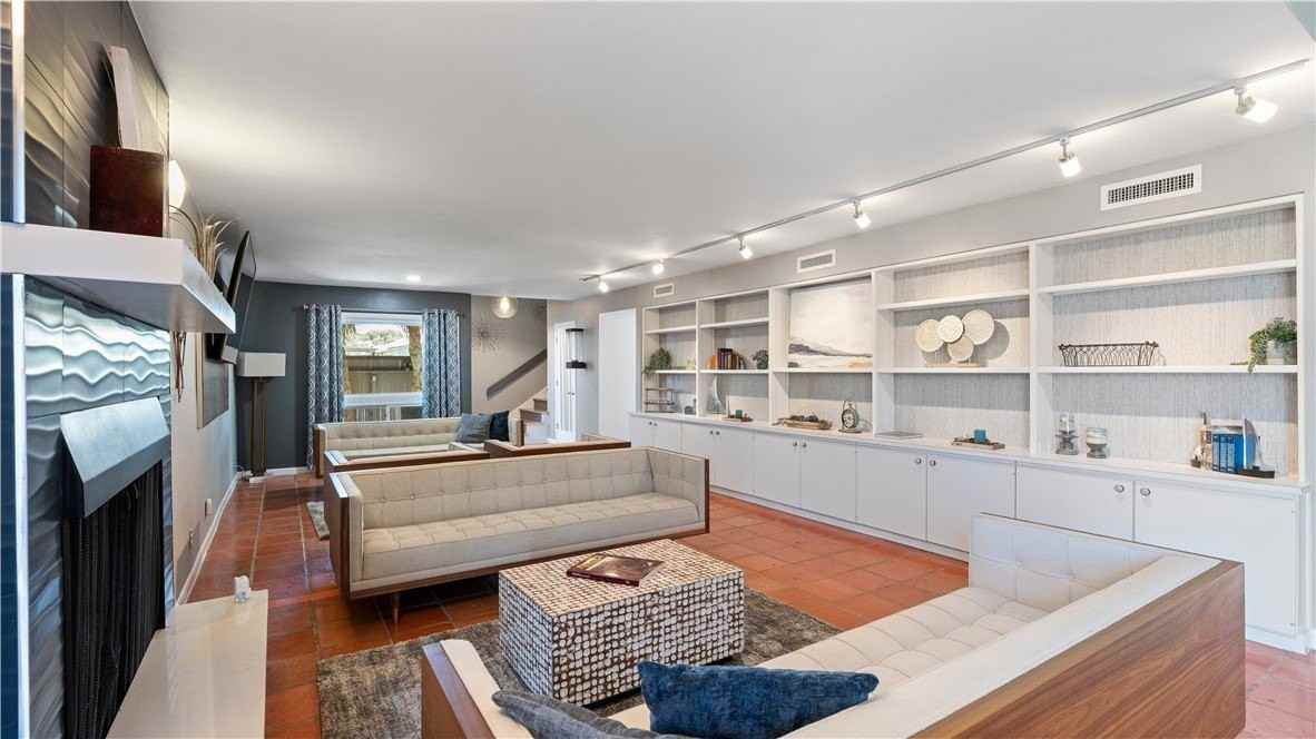 4243 Ocean Drive - Photo 7 of 30