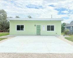 featured image of 18 Poolside Dr