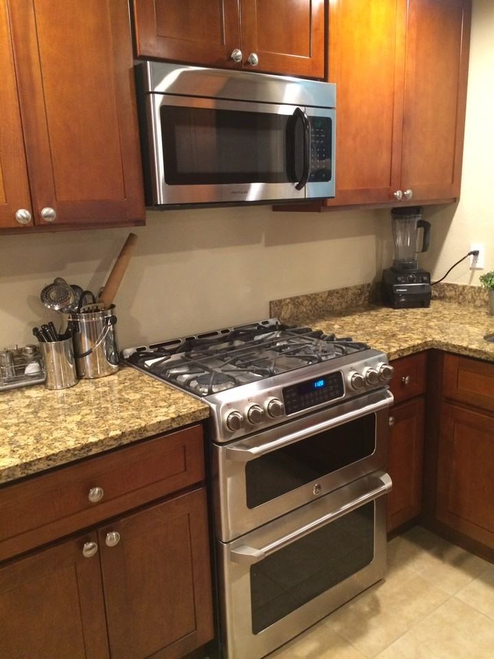 1914 Holiday Cir SE - Photo 3 of 27