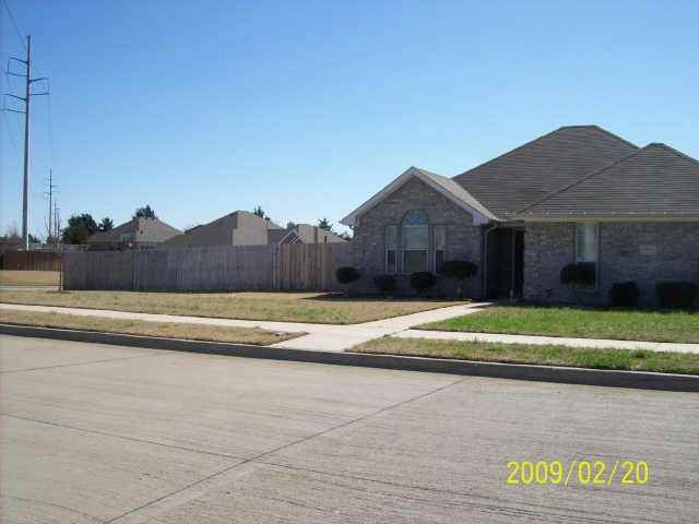 5826 Cynthia Dr - Photo 2 of 6