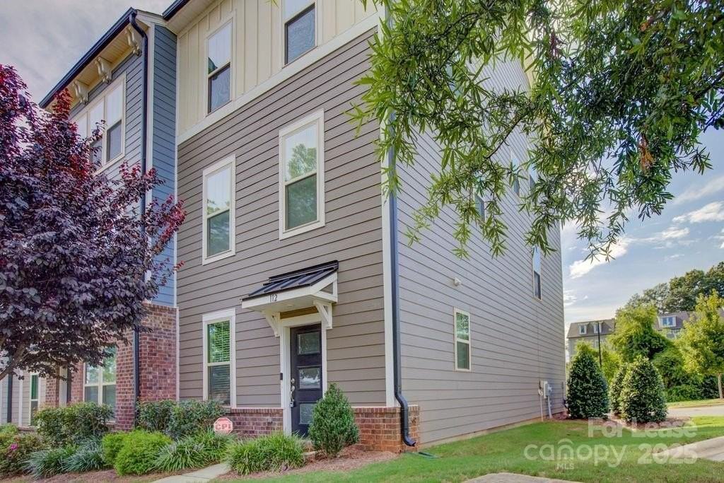 112 Judson Ave - Photo 2 of 40