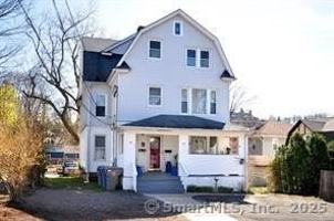 featured image of 42 Oakland St #2