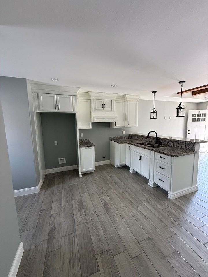 3561 Steven Dr - Photo 4 of 15