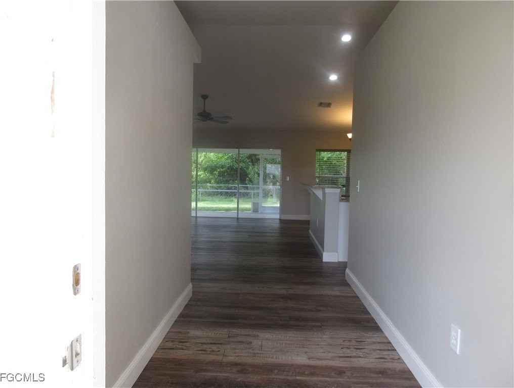 459 Ne 3rd Ave - Photo 5 of 32