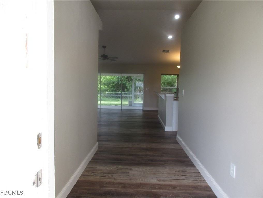 459 Ne 3rd Ave - Photo 6 of 32