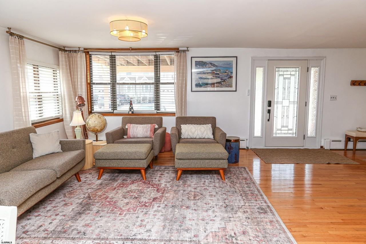 243 6th St S Street - Photo 5 of 28