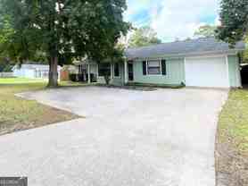 317 Lakeview Dr - Photo 1 of 1