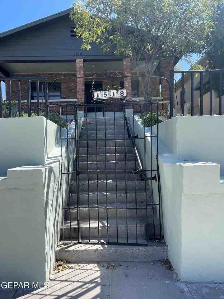 1518 Lawton Dr - Photo 3 of 38