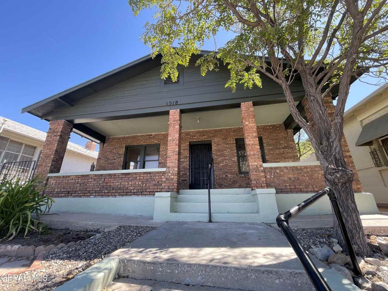 1518 Lawton Dr - Photo 5 of 38