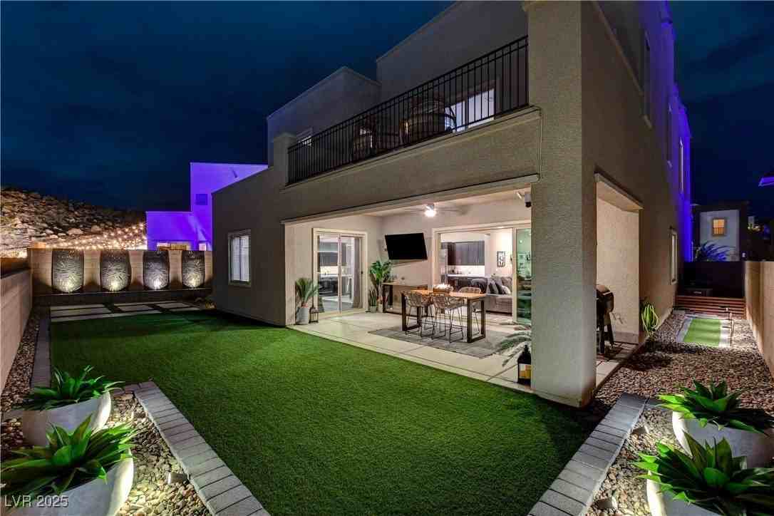 746 Horizon Canyon Dr - Photo 3 of 50