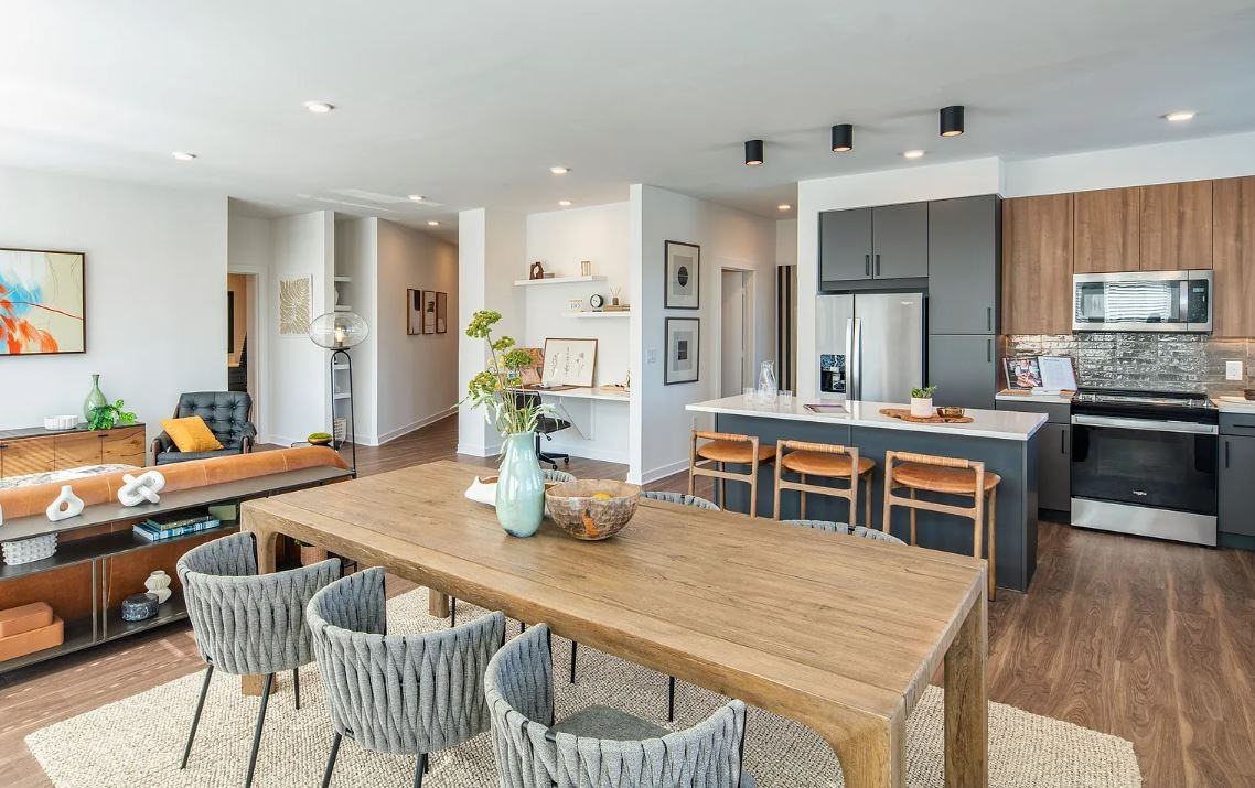 10505 Deerwood Rd - Photo 7 of 8