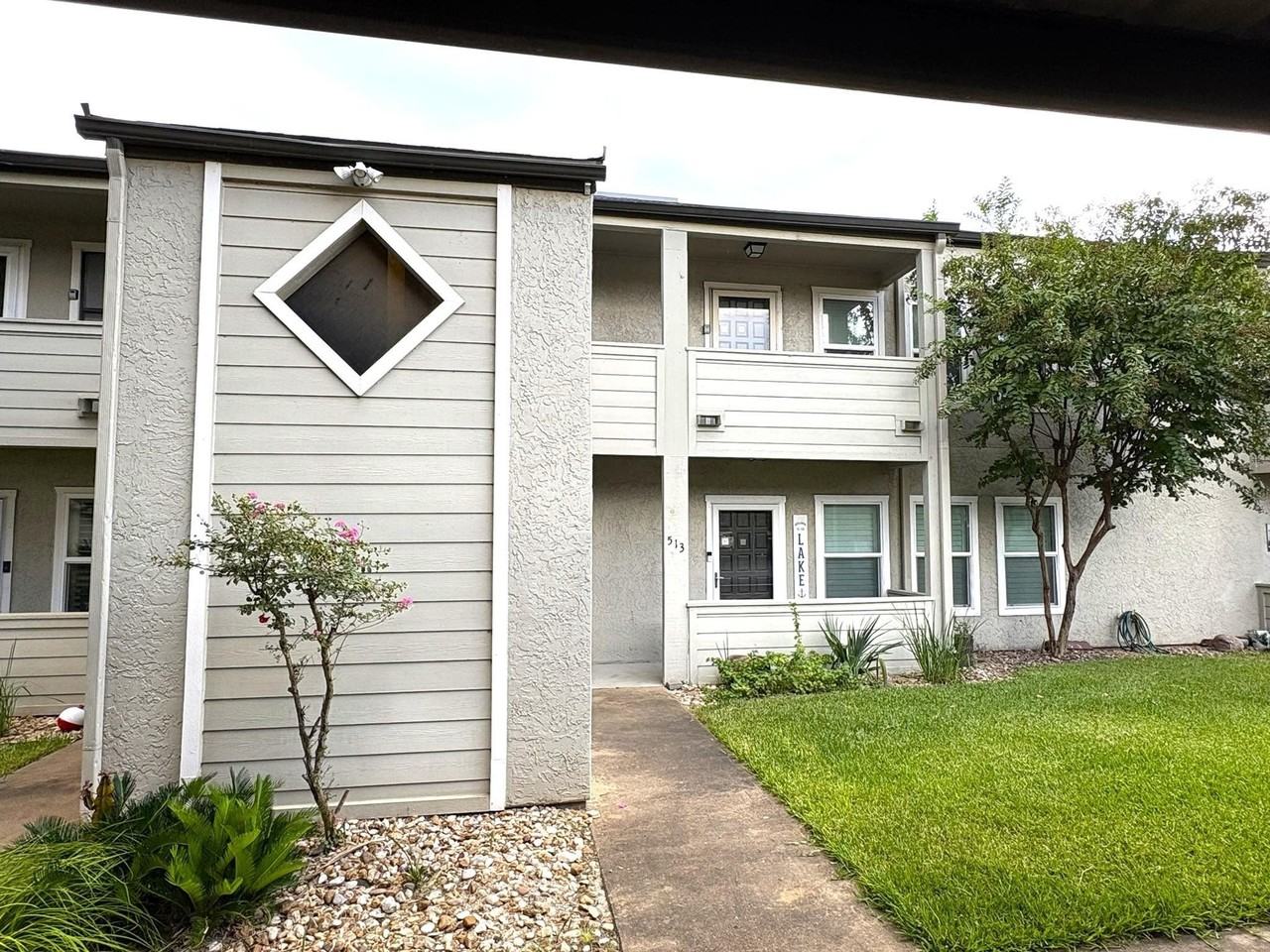 604 Highcrest Drive - Photo 3 of 29