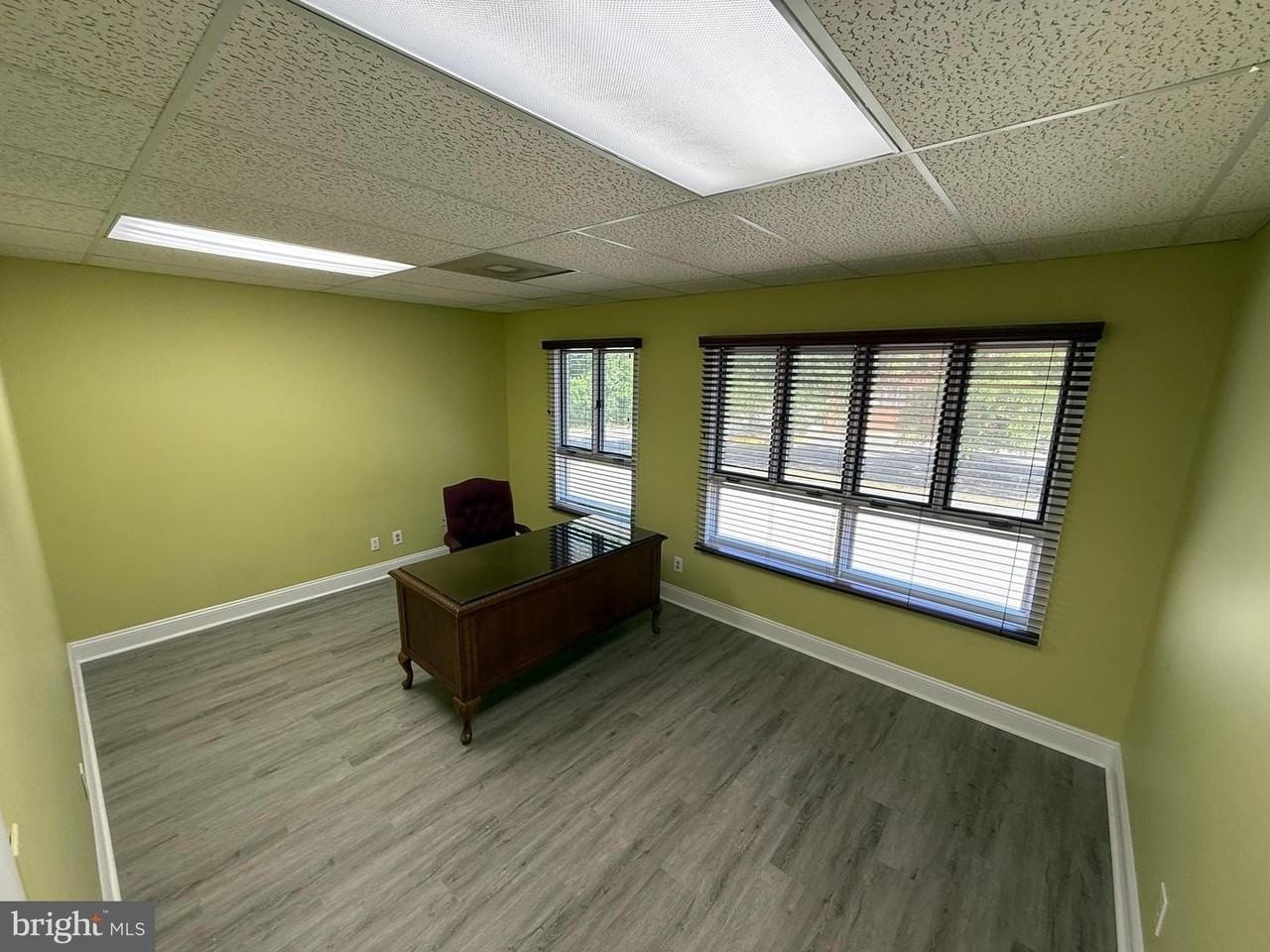 10619 Jones St - Photo 4 of 17