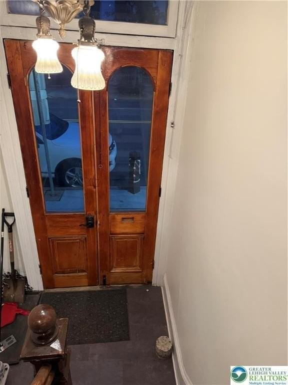 425 Wyandotte St 2nd Fl #2ndFL - Photo 2 of 11