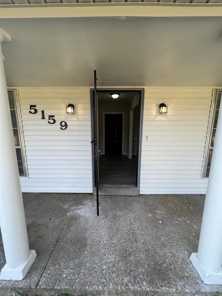 5159 Longmeadow Cove - Photo 2 of 23