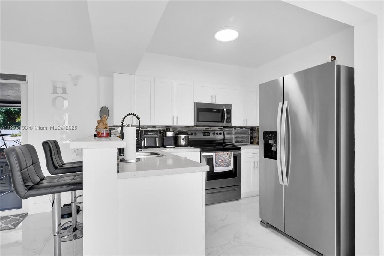 29810 Sw 153rd Ct - Photo 2 of 8