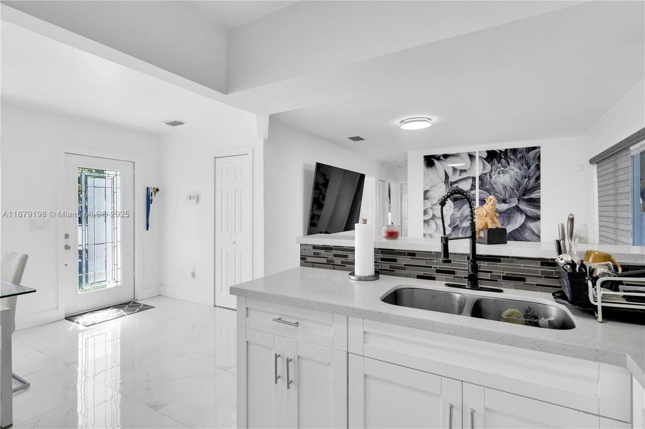 29810 Sw 153rd Ct - Photo 5 of 8