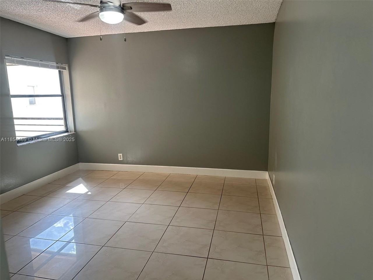 11390 Taft St #11390 - Photo 7 of 13