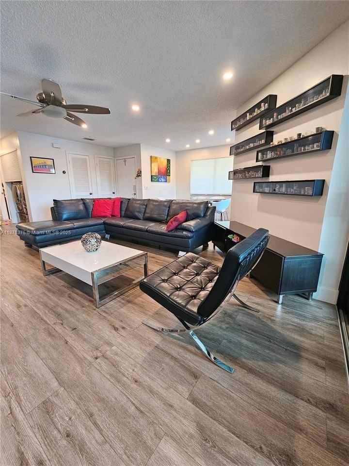 3483 Emerald Oaks Dr #1701 - Photo 4 of 41