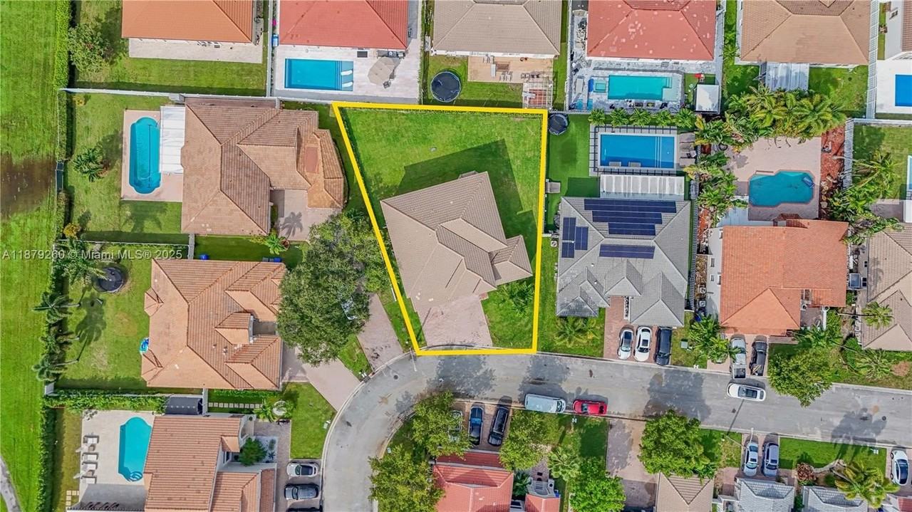 5371 Sw 32nd St #0 - Photo 6 of 13