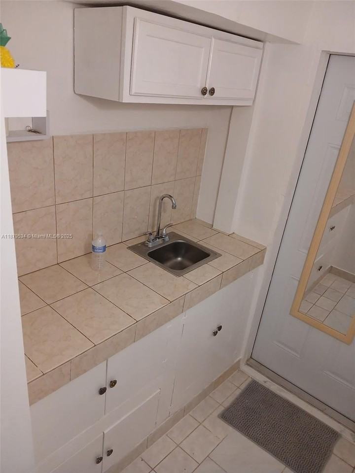 11510 Sw 182nd Ter #2 - Photo 5 of 7