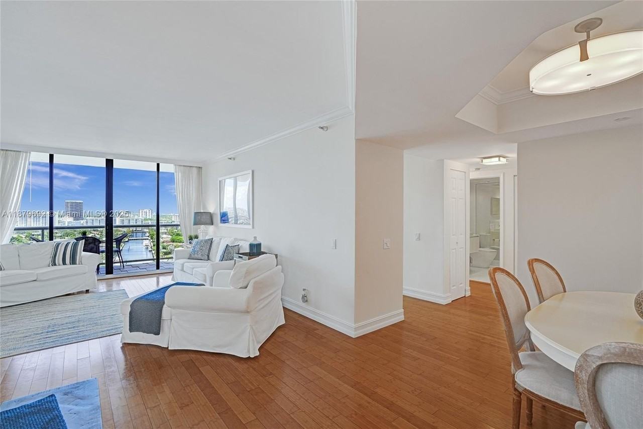 3640 Yacht Club Dr #1704 - Photo 7 of 37