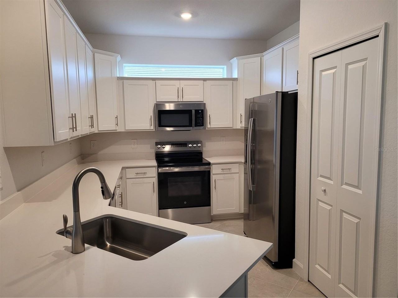 8117 Shore Lake Dr - Photo 4 of 23