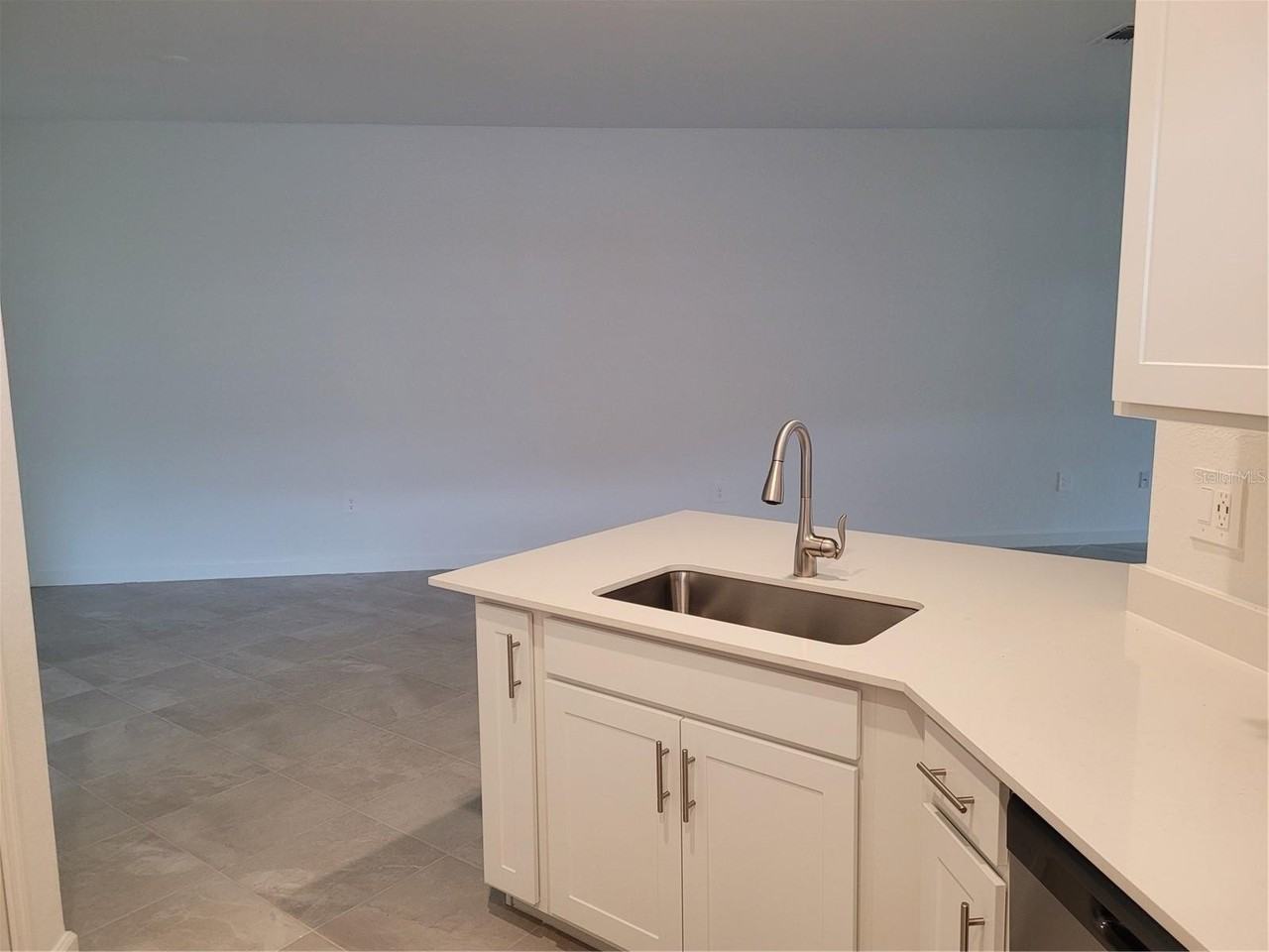 8117 Shore Lake Dr - Photo 5 of 23