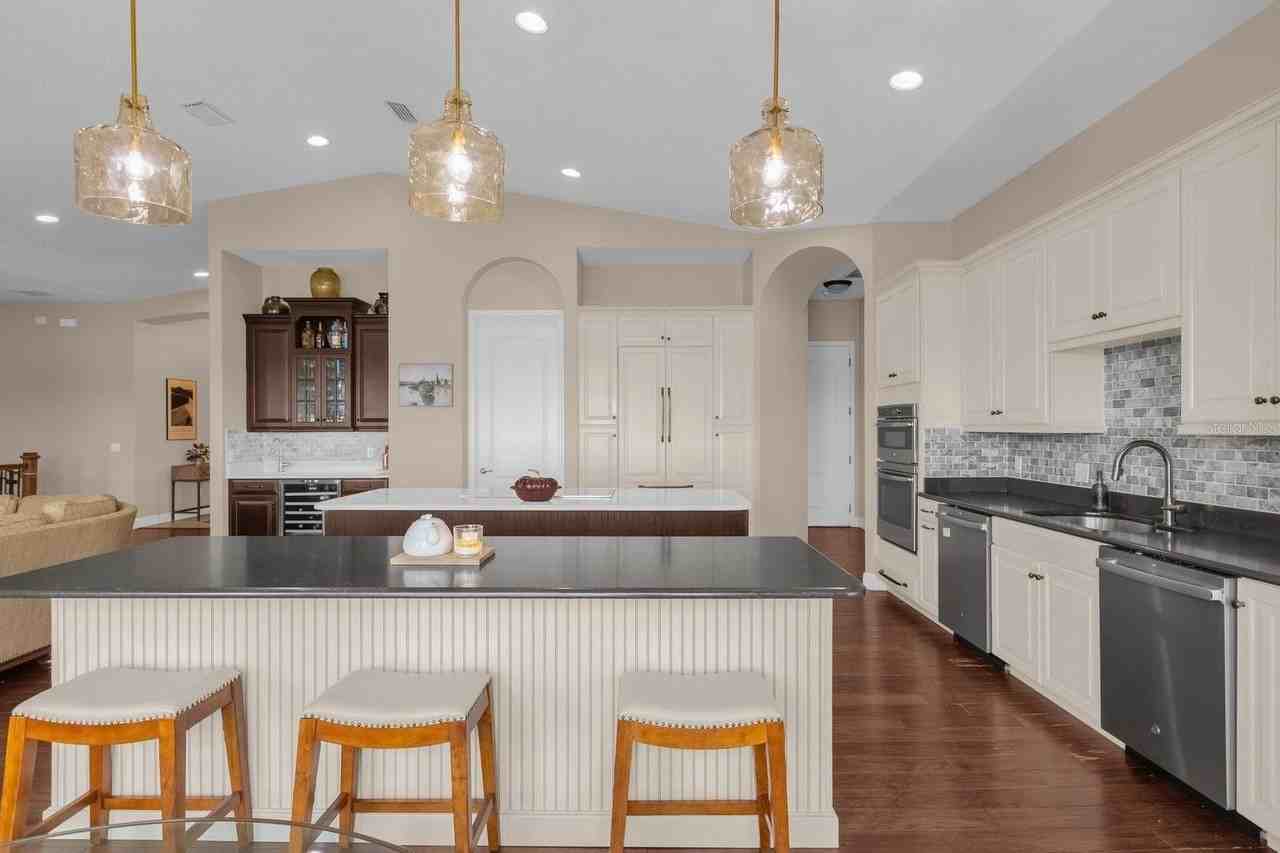 7616 Lily Ct - Photo 5 of 21